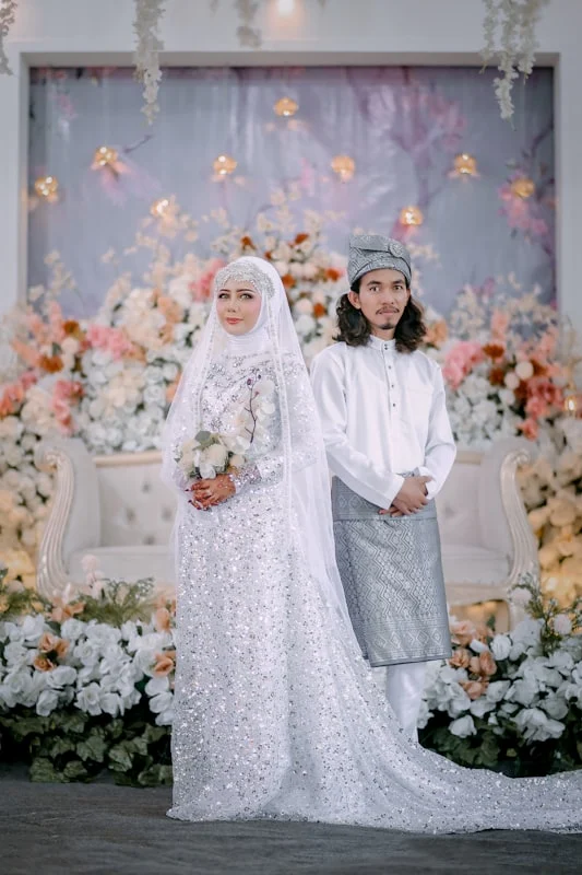 Kelebihan Rangka Backdrop Kayu vs Rangka Besi Hollow: Pilih yang Tepat untuk Acara Anda