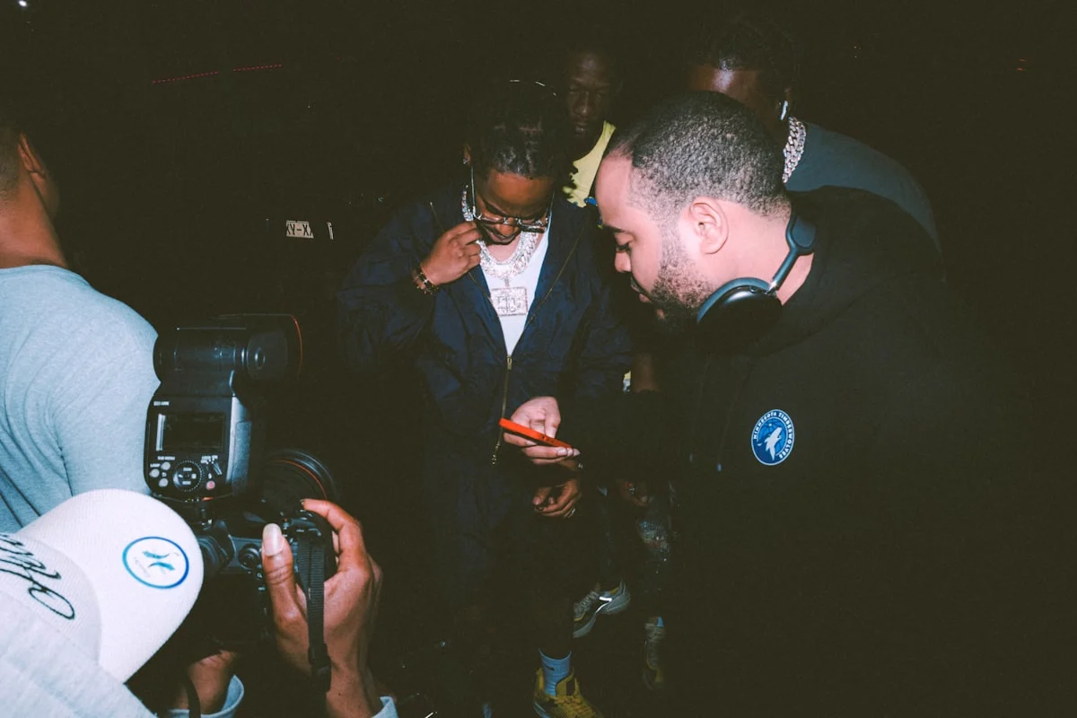 Kolaborasi dengan Influencer atau Partner Strategis