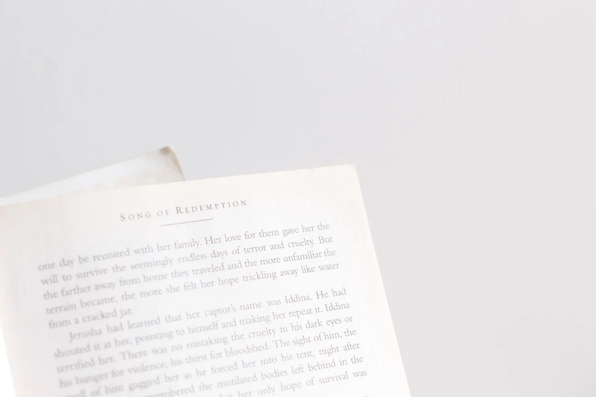 Tenda Plafon Datar: Deskripsi dan Karakteristik