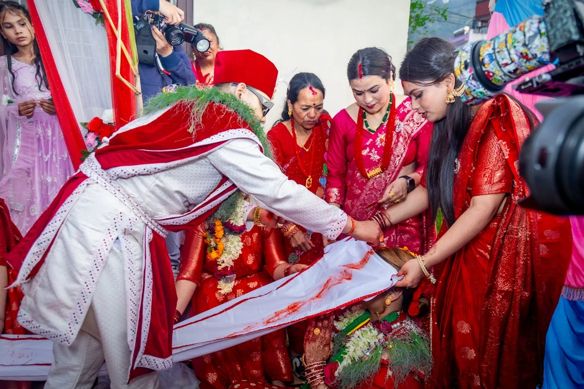 Tips Memilih Master of Ceremony (MC) yang Tepat untuk Acara Anda