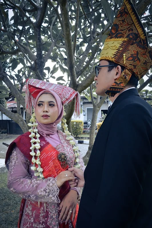 Menciptakan Kesan Futuristik dengan Desain Panggung Lengkung yang Modern