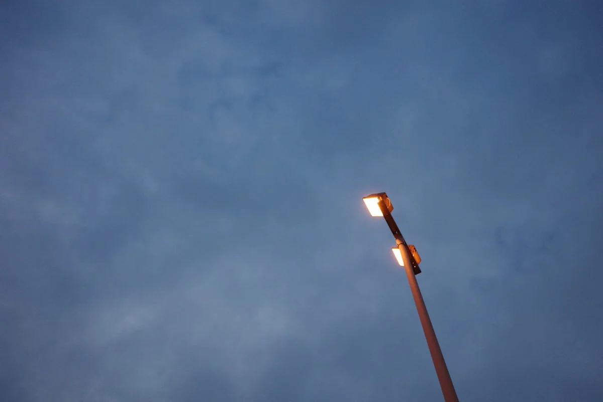 Mengapa Lampu LED Lebih Unggul daripada Lampu Halogen Lama?